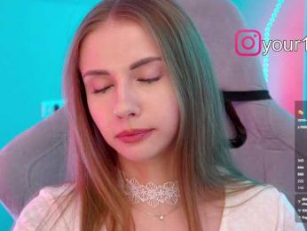 VikkiExtraCheese — Bongacams recorded stream image, 22.01.2026 21:10