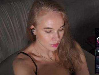 Eseniyavl — Bongacams recorded stream image, 25.01.2026 05:20