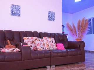 lara-giraldo — Camsoda recorded stream image, 28.01.2026 01:00