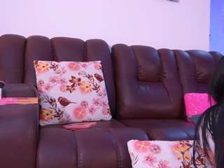lara-giraldo — Camsoda recorded stream image, 28.01.2026 01:00