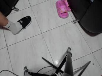 blow2job_lat — Chaturbate recorded stream image, 28.01.2026 11:20