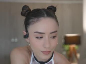 emyii — Chaturbate recorded stream image, 03.03.2025 21:20