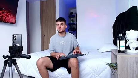 Two_sinzXX — Stripchat recorded stream screenshot (30 Jan 2026)