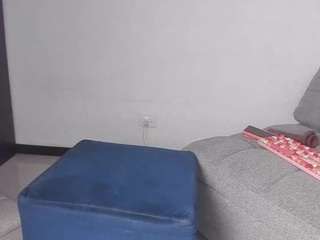 avaferrera — Camsoda recorded stream image, 01.02.2026 04:00
