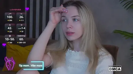 Holl1Would — Stripchat recorded stream screenshot (04 Mar 2025)