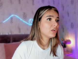 emyliesander — Camsoda recorded stream image, 02.02.2026 17:00