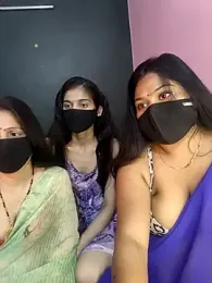 cutee__crazy — Stripchat recorded stream screenshot (05 Feb 2026)