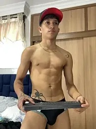 _CamiloBass — Stripchat recorded stream image, 08.02.2026 19:40