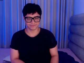 isabellamout — Camsoda recorded stream image, 13.02.2026 18:10
