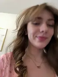 MariiD — Stripchat recorded stream image, 15.02.2026 07:00