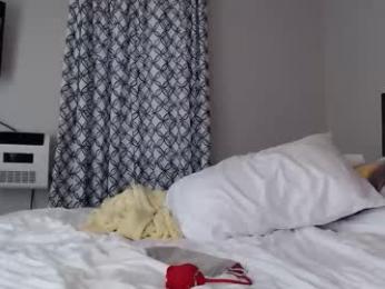 ellalowe — Chaturbate recorded stream image, 15.02.2026 15:40