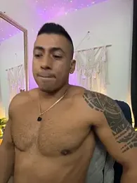 aaroncolombia — Stripchat recorded stream image, 15.02.2026 19:00