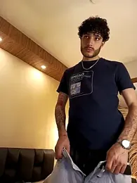 Rafael_Mendezz — Stripchat recorded stream screenshot (17 Feb 2026)