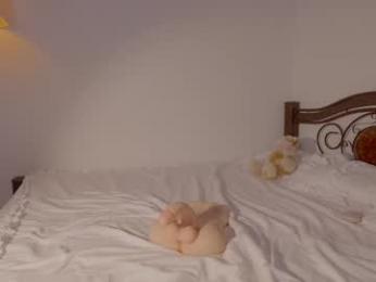 nicolle_mitchelle — Chaturbate recorded stream screenshot (19 Feb 2026)