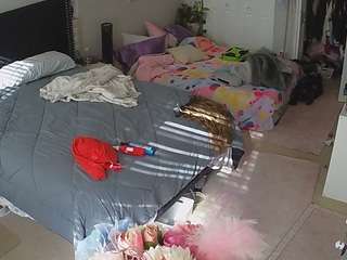 voyeurcam-house-charleys-room — Camsoda recorded stream image, 17.02.2026 07:10