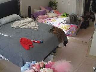 voyeurcam-house-charleys-room — Camsoda recorded stream image, 17.02.2026 07:10