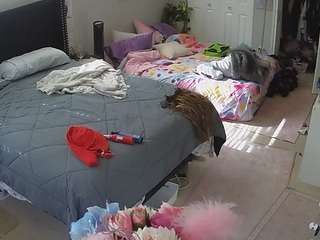 voyeurcam-house-charleys-room — Camsoda recorded stream image, 17.02.2026 07:10