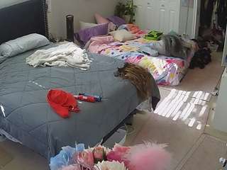 voyeurcam-house-charleys-room — Camsoda recorded stream image, 17.02.2026 07:10
