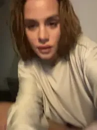 EmiliaCatalina — Stripchat recorded stream image, 22.02.2026 00:50