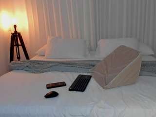 winedams — Camsoda recorded stream image, 22.02.2026 00:20