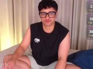 isabellamout — Camsoda recorded stream image, 22.02.2026 21:10
