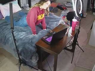 voyeurcam-house-charleys-room — Camsoda recorded stream image, 26.02.2026 18:50