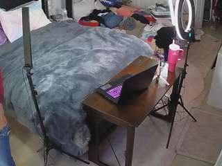 voyeurcam-house-charleys-room — Camsoda recorded stream image, 26.02.2026 18:50