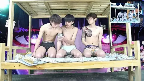 xiaohuangren01 — Stripchat recorded stream screenshot (27 Feb 2026)