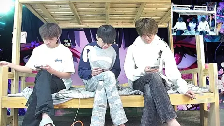 xiaohuangren01 — Stripchat recorded stream screenshot (27 Feb 2026)