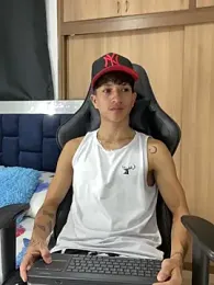 _CamiloBass — Stripchat recorded stream image, 27.02.2026 01:00