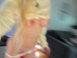 bella-sweeet — Camsoda recorded stream screenshot (28 Feb 2026)