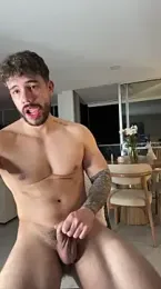 Valenthino_Salvatore — Stripchat recorded stream screenshot (05 Mar 2026)