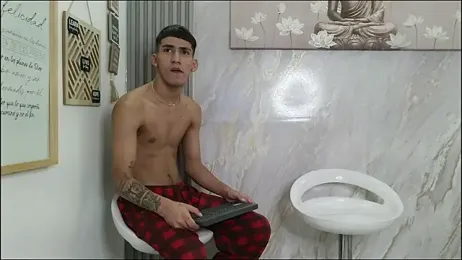 HORNY_PRETTY — Stripchat recorded stream image, 05.03.2026 13:20