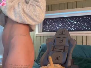 agatabryantt — Camsoda recorded stream image, 06.03.2026 06:40