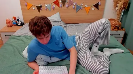 Fandi_777 — Stripchat recorded stream image, 13.03.2026 05:10