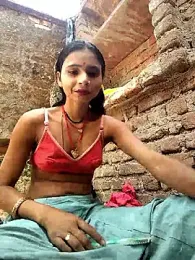 R_Roshni — Stripchat recorded stream image, 18.03.2026 06:20