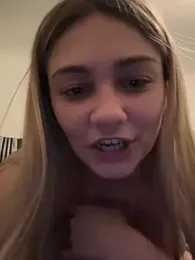 skyemorgan01 — Stripchat recorded stream image, 22.03.2026 20:30