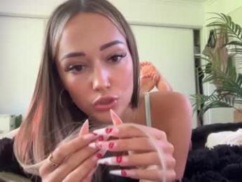 luvlivvyy — Chaturbate recorded stream image, 23.03.2026 00:30