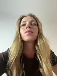 streetdoll — Stripchat recorded stream image, 25.03.2026 17:10