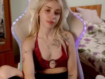 ho1yh01e — Chaturbate recorded stream image, 27.03.2026 19:00