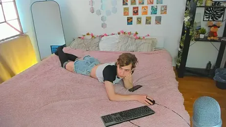 AvenGlow — Stripchat recorded stream image, 29.03.2026 05:40