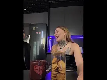 AriWild — Stripchat recorded stream image, 29.03.2026 04:50