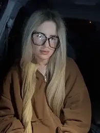 Holly-Glamour — Stripchat recorded stream image, 01.04.2026 00:50