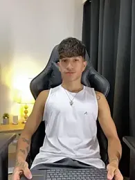 _CamiloBass — Stripchat recorded stream image, 01.04.2026 01:40