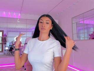 diamondt33n — Camsoda recorded stream image, 01.04.2026 07:30
