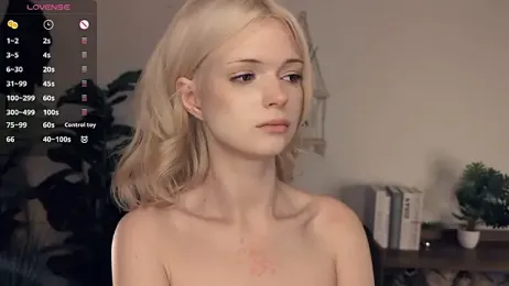 LaureMestler — Stripchat recorded stream image, 01.04.2026 08:20
