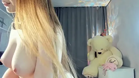BelleDream — Stripchat recorded stream image, 01.04.2026 18:00