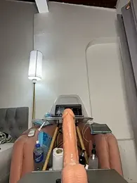 emiss_ — Stripchat recorded stream image, 02.04.2026 16:20