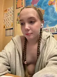bambi_lu — Stripchat recorded stream screenshot (02 Apr 2026)