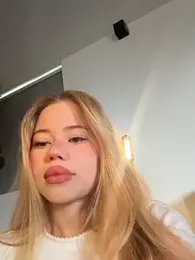 curchez_ — Stripchat recorded stream screenshot (02 Apr 2026)